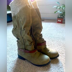 Below the knee soft suede boot never worn